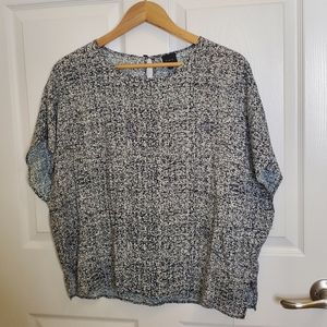 Nique printed light weight blouse sz 12